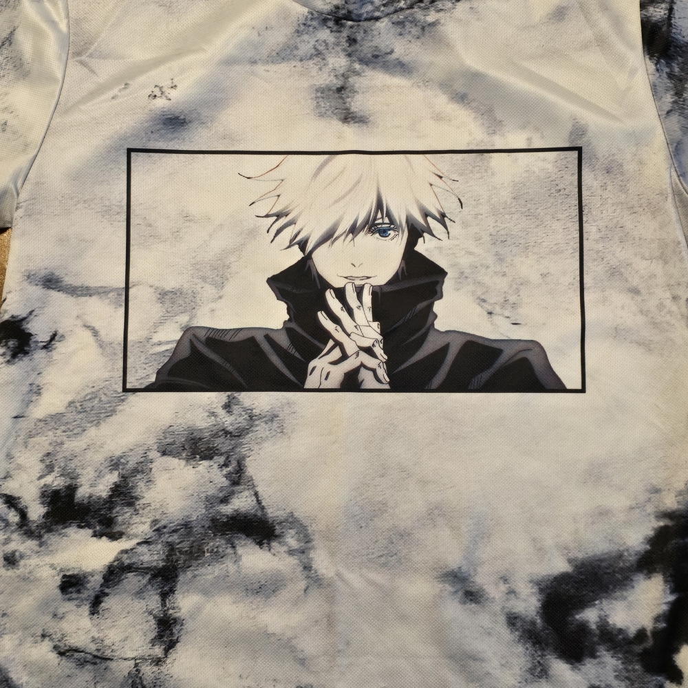 Graphic Anime JuJutsu Kaisen T-Shirt in Black and White